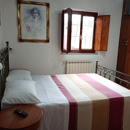 Independent Villa With Private Beach On The Lake Bracciano  Exterior foto